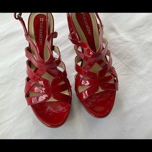 Naturalized Delma, size 7.5 in red